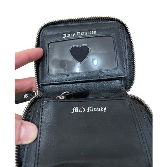 Juicy Couture Black Textured Zip Around Closure Embroidered Heart Crown‎ Wallet - Picture 5 of 8